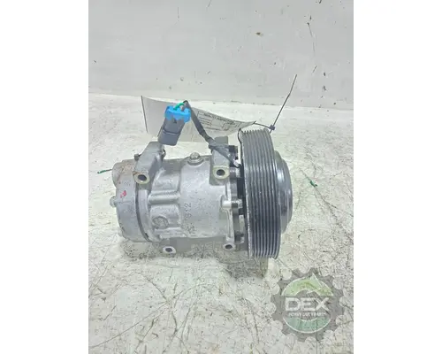 VOLVO VNL440 Air Conditioner Compressor
