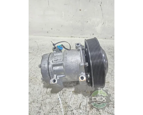 VOLVO VNL440 Air Conditioner Compressor