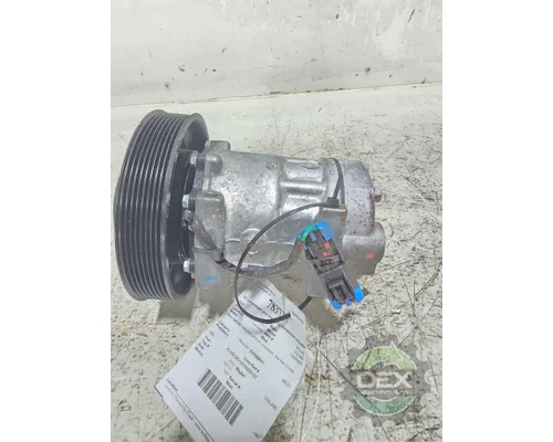 VOLVO VNL440 Air Conditioner Compressor