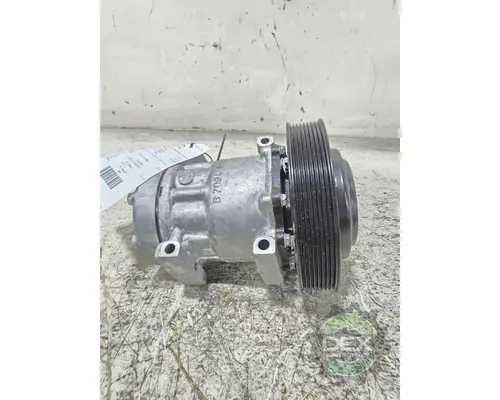 VOLVO VNL440 Air Conditioner Compressor