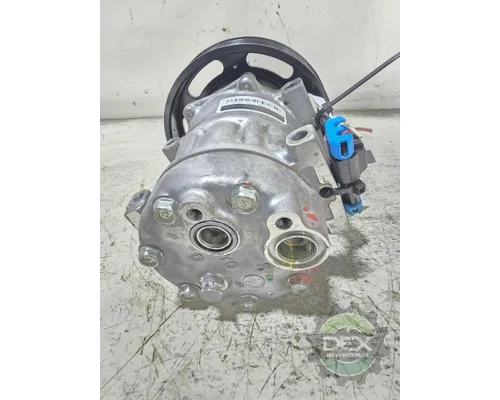 VOLVO VNL440 Air Conditioner Compressor