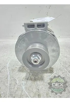 VOLVO VNL440 Alternator