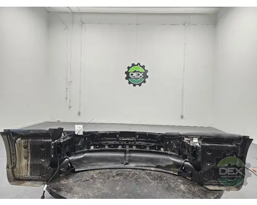 VOLVO VNL440 Bumper Assembly, Front