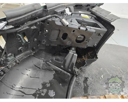 VOLVO VNL440 Bumper Assembly, Front