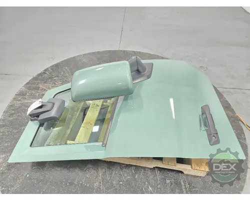 VOLVO VNL440 Door Assembly, Front