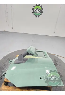 VOLVO VNL440 Door Assembly, Front