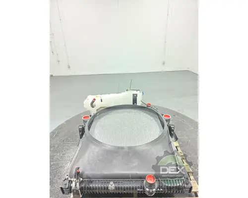 VOLVO VNL440 Radiator