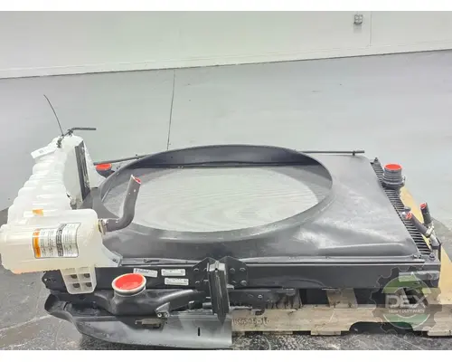 VOLVO VNL440 Radiator