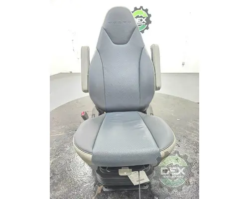 VOLVO VNL440 Seat, Front