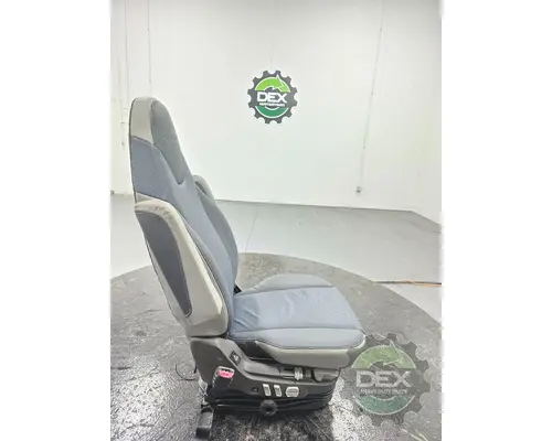 VOLVO VNL440 Seat, Front