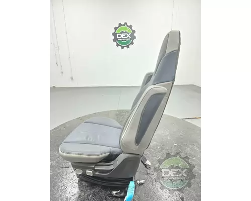 VOLVO VNL440 Seat, Front
