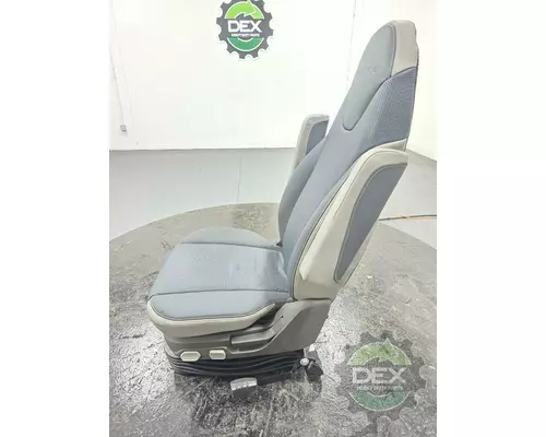 VOLVO VNL440 Seat, Front