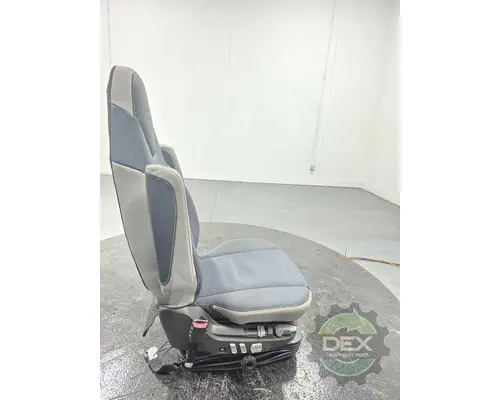 VOLVO VNL440 Seat, Front