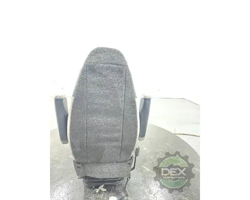 VOLVO VNL440 Seat, Front