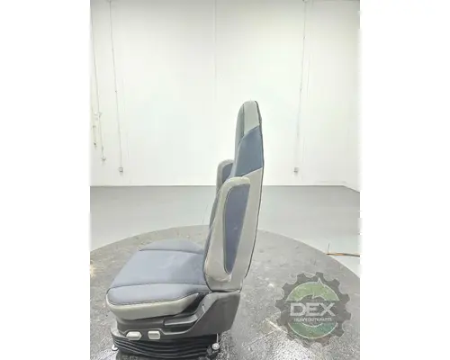 VOLVO VNL440 Seat, Front