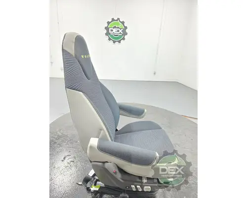 VOLVO VNL440 Seat, Front
