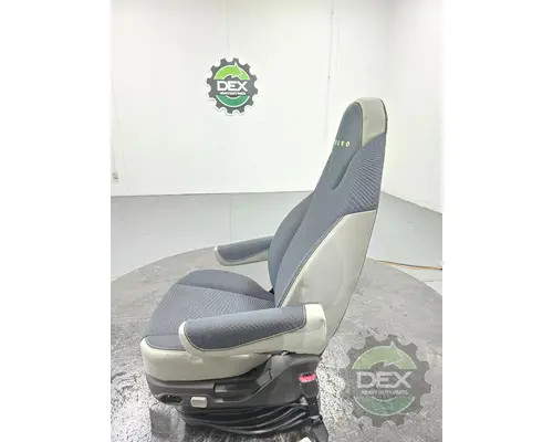 VOLVO VNL440 Seat, Front