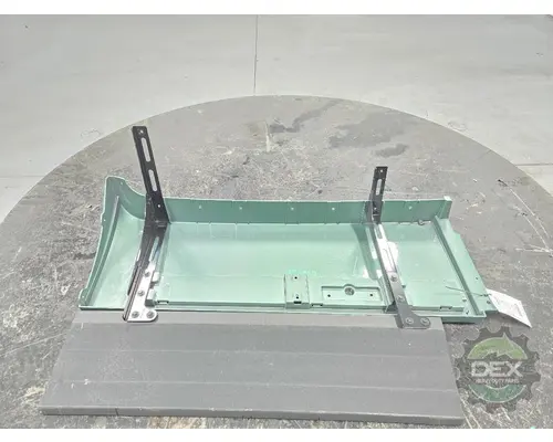 VOLVO VNL440 Spoiler, Front