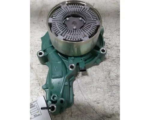VOLVO VNL440 Water Pump