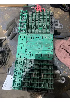 VOLVO VNL610 Fuse Box