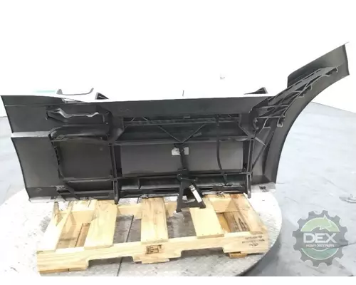 VOLVO VNL630 8916 chassis fairings