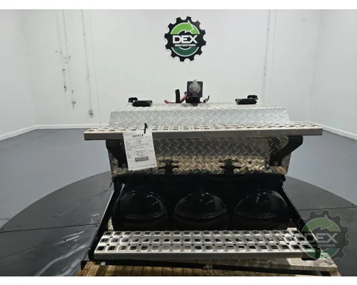 VOLVO VNL630 Battery Box
