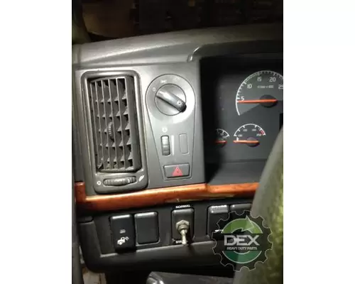 VOLVO VNL630 Cab