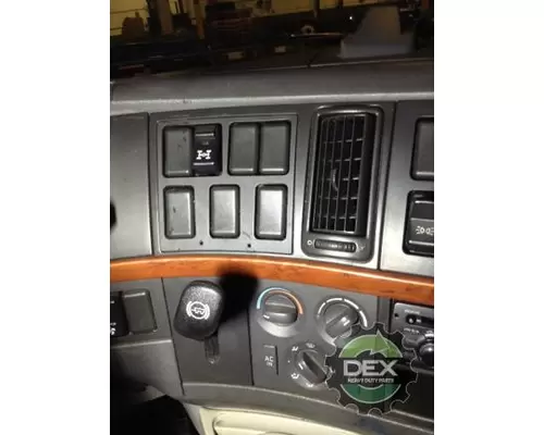 VOLVO VNL630 Cab