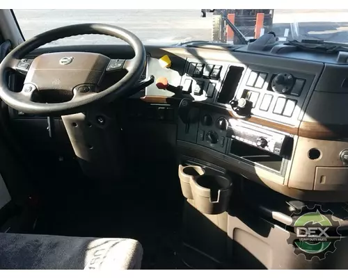 VOLVO VNL630 Cab