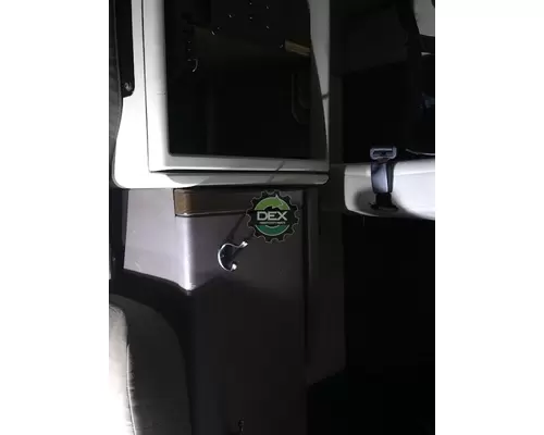 VOLVO VNL630 Cab