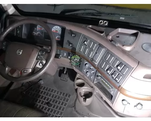 VOLVO VNL630 Cab