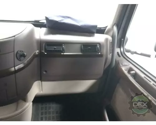 VOLVO VNL630 Cab