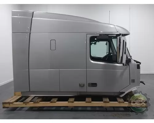 VOLVO VNL630 Cab