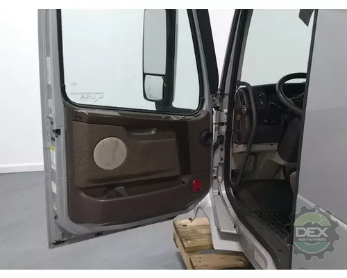 VOLVO VNL630 Cab