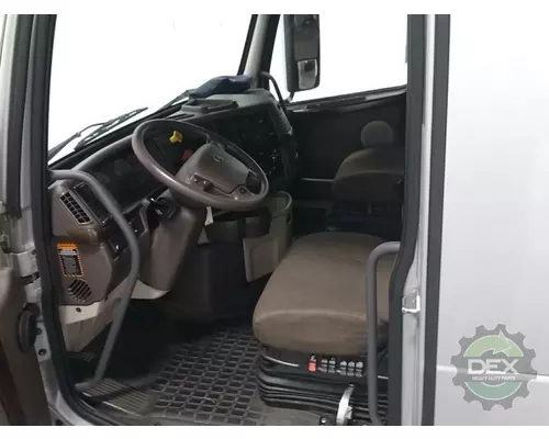 VOLVO VNL630 Cab