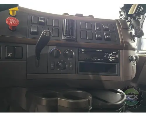 VOLVO VNL630 Cab