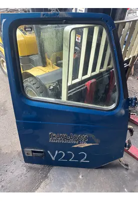 VOLVO VNL630 Door Assembly, Front