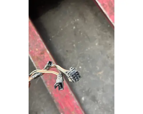 VOLVO VNL630 Door Assembly, Front