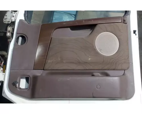 VOLVO VNL630 Door Assembly, Front