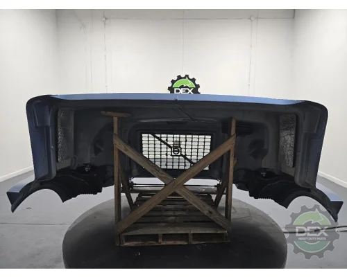 VOLVO VNL630 Hood