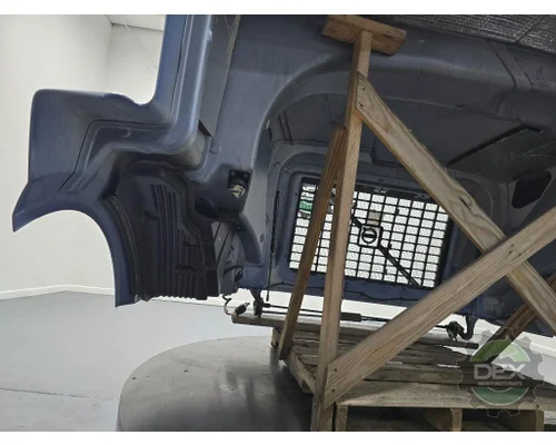VOLVO VNL630 Hood