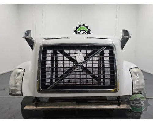 VOLVO VNL630 Hood