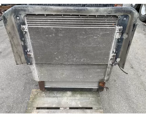 VOLVO VNL630 Radiator