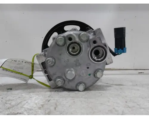 VOLVO VNL640 Air Conditioner Compressor