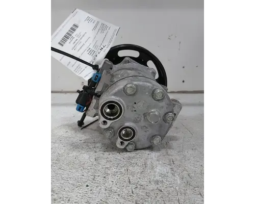 VOLVO VNL640 Air Conditioner Compressor