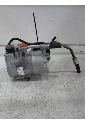 VOLVO VNL640 Air Conditioner Compressor