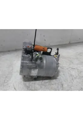VOLVO VNL640 Air Conditioner Compressor