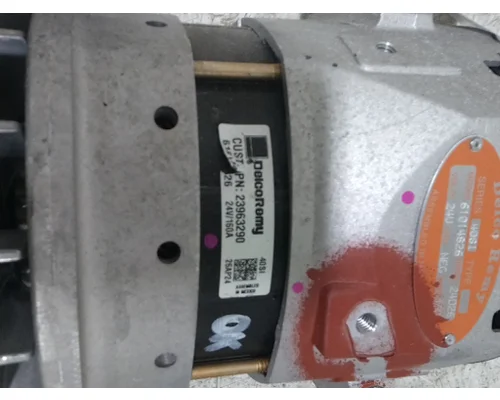 VOLVO VNL640 Air Conditioner Compressor