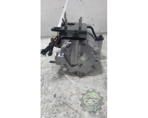 VOLVO VNL640 Air Conditioner Compressor