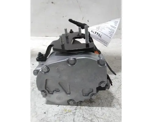 VOLVO VNL640 Air Conditioner Compressor